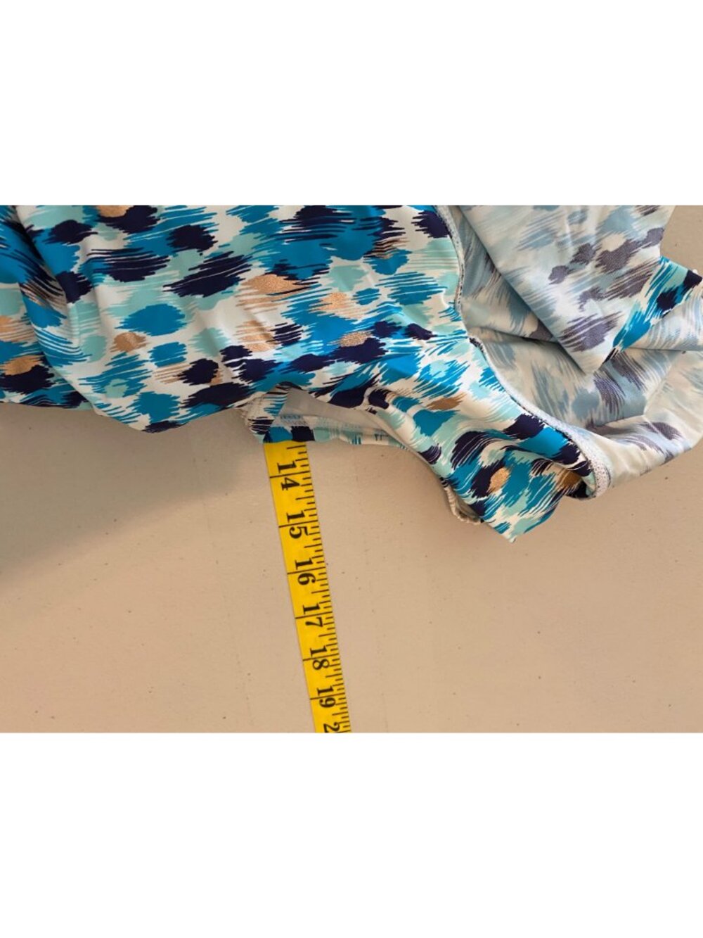 La Blanca Ruffle One-Piece Swimsuit Lace-Up Back Blue Abstract Print Medium - Picture 5 of 7